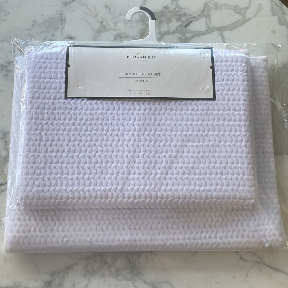 Threshold Bath Mat White Fuzzy Foam Bath Rug Tub and‎ Sink Set